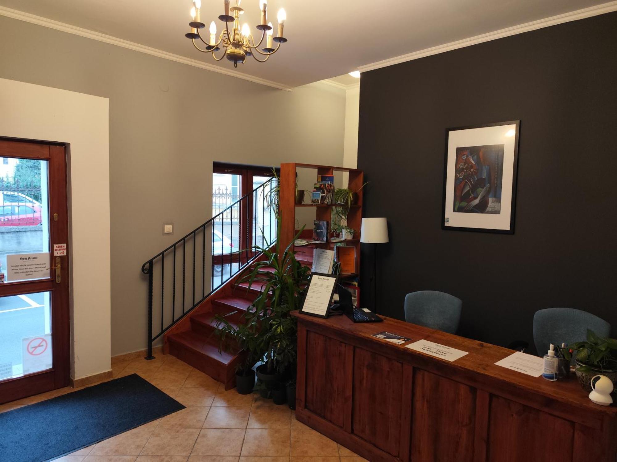 Szent Kristof Apartmanhotel Zalaegerszeg Exterior photo